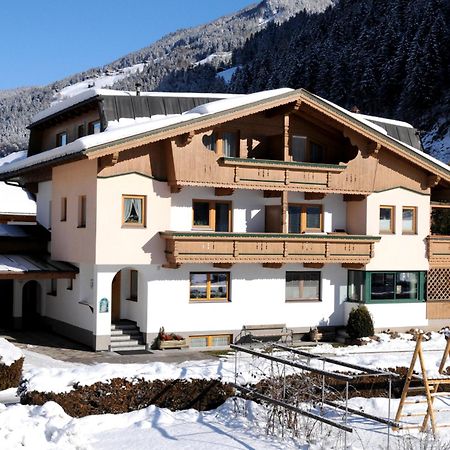 Ferienwohnungen Rahm Mayrhofen Pokoj fotografie